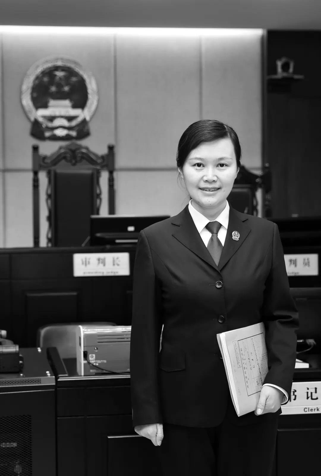 法治社会绝不允许司法权威受到暴力挑衅！
